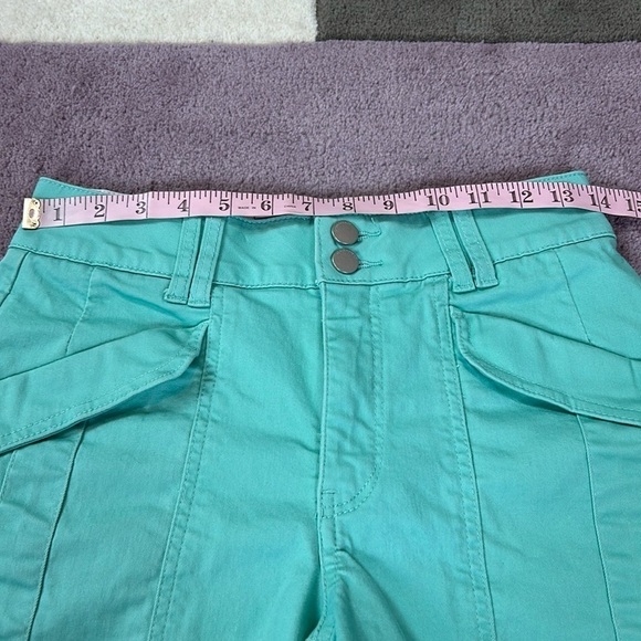 Democracy "Ab"solution® High Rise Colored 4 1/2" Inseam Utility Shorts Size 2 - Picture 4 of 17